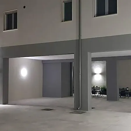 Casa Mimi Aparthotel 4*